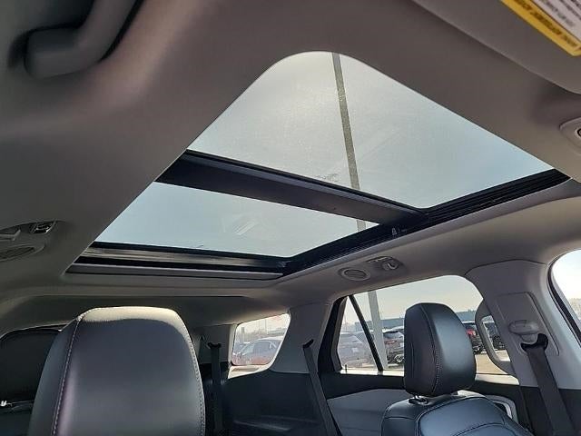 2022 Ford Explorer XLT w/Twin Panel Moonroof + Adaptive Cruise Control